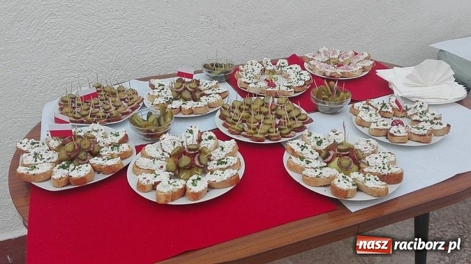 Zdjęcie w galerii na portalu naszraciborz.pl: Raciborzanie w Hiszpanii – Kochamy Polskę!  wiadomości z regionu