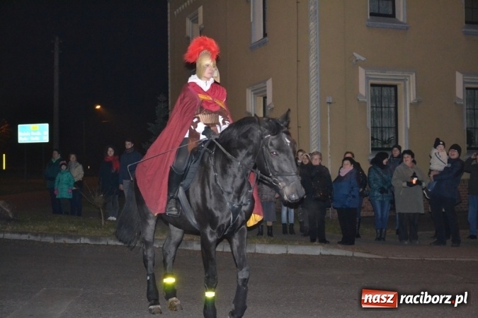 Zdjęcie w galerii na portalu naszraciborz.pl: Święty Marcin na dziedzińcu Starego Opactwa w Rudach  wiadomości z regionu