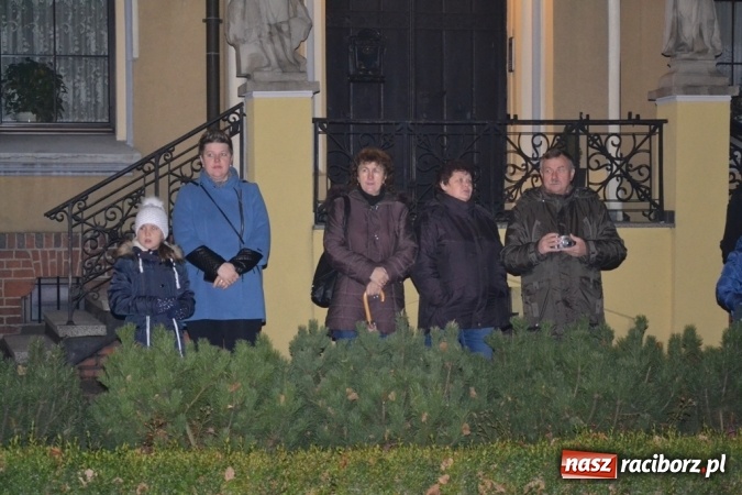 Zdjęcie w galerii na portalu naszraciborz.pl: Święty Marcin na dziedzińcu Starego Opactwa w Rudach  wiadomości z regionu