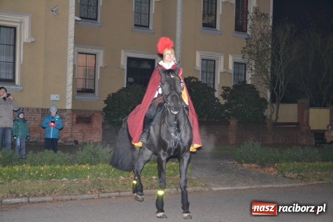 Zdjęcie w galerii na portalu naszraciborz.pl: Święty Marcin na dziedzińcu Starego Opactwa w Rudach  wiadomości z regionu