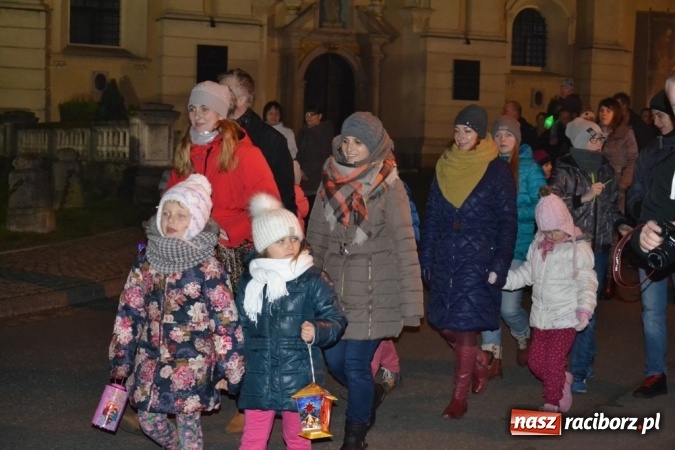 Zdjęcie w galerii na portalu naszraciborz.pl: Święty Marcin na dziedzińcu Starego Opactwa w Rudach  wiadomości z regionu