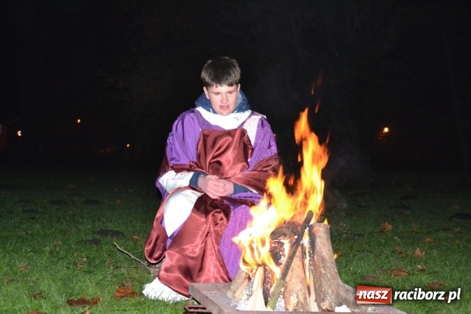 Zdjęcie w galerii na portalu naszraciborz.pl: Święty Marcin na dziedzińcu Starego Opactwa w Rudach  wiadomości z regionu