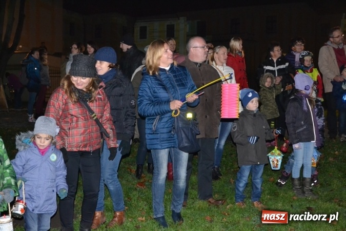 Zdjęcie w galerii na portalu naszraciborz.pl: Święty Marcin na dziedzińcu Starego Opactwa w Rudach  wiadomości z regionu