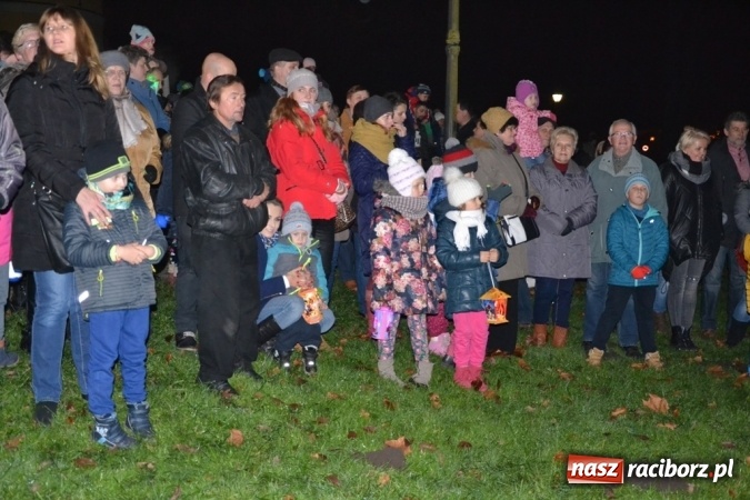 Zdjęcie w galerii na portalu naszraciborz.pl: Święty Marcin na dziedzińcu Starego Opactwa w Rudach  wiadomości z regionu