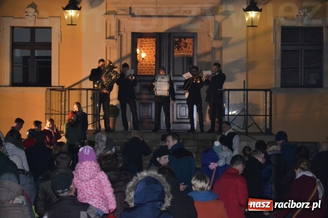 Zdjęcie w galerii na portalu naszraciborz.pl: Święty Marcin na dziedzińcu Starego Opactwa w Rudach  wiadomości z regionu