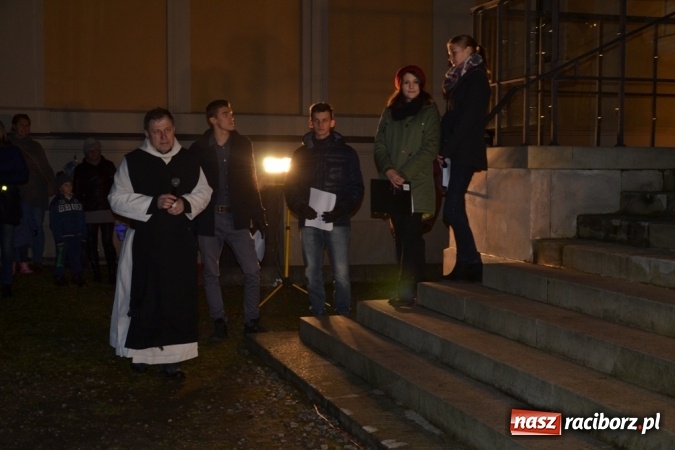 Zdjęcie w galerii na portalu naszraciborz.pl: Święty Marcin na dziedzińcu Starego Opactwa w Rudach  wiadomości z regionu