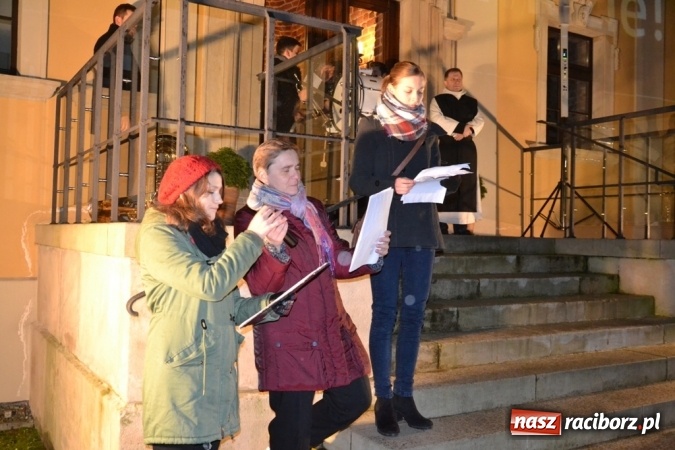 Zdjęcie w galerii na portalu naszraciborz.pl: Święty Marcin na dziedzińcu Starego Opactwa w Rudach  wiadomości z regionu