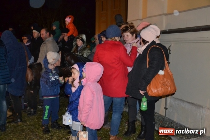 Zdjęcie w galerii na portalu naszraciborz.pl: Święty Marcin na dziedzińcu Starego Opactwa w Rudach  wiadomości z regionu