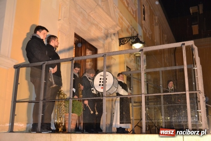 Zdjęcie w galerii na portalu naszraciborz.pl: Święty Marcin na dziedzińcu Starego Opactwa w Rudach  wiadomości z regionu