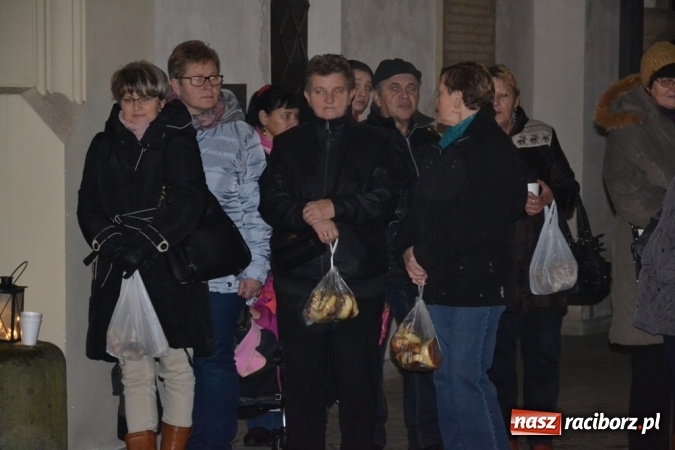 Zdjęcie w galerii na portalu naszraciborz.pl: Święty Marcin na dziedzińcu Starego Opactwa w Rudach  wiadomości z regionu