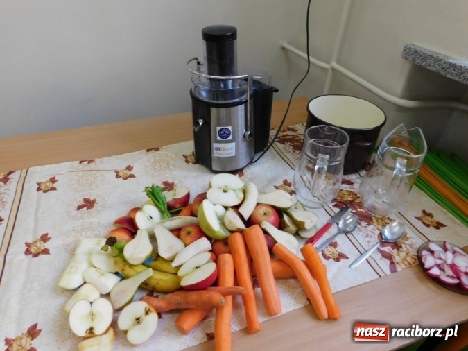 Zdjęcie w galerii na portalu naszraciborz.pl: Śniadanie Daje Moc - ogólnopolska akcja w SP 4 wiadomości z regionu