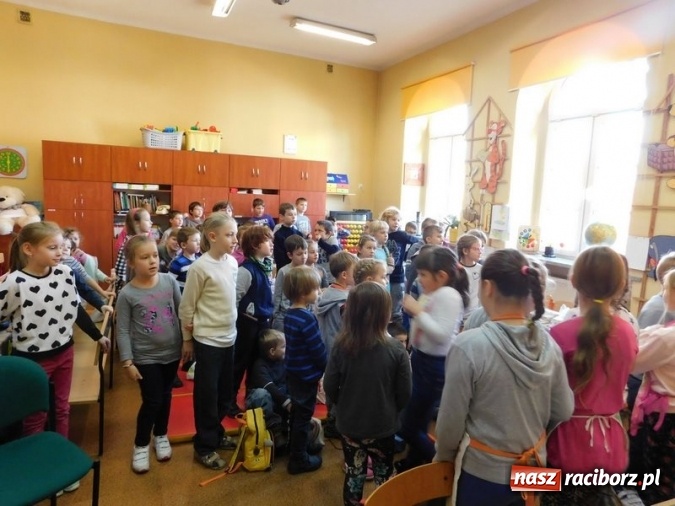 Zdjęcie w galerii na portalu naszraciborz.pl: Śniadanie Daje Moc - ogólnopolska akcja w SP 4 wiadomości z regionu