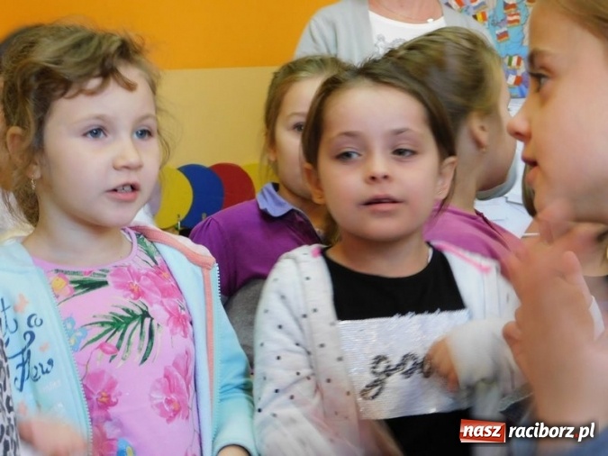 Zdjęcie w galerii na portalu naszraciborz.pl: Śniadanie Daje Moc - ogólnopolska akcja w SP 4 wiadomości z regionu