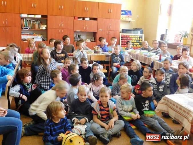 Zdjęcie w galerii na portalu naszraciborz.pl: Śniadanie Daje Moc - ogólnopolska akcja w SP 4 wiadomości z regionu