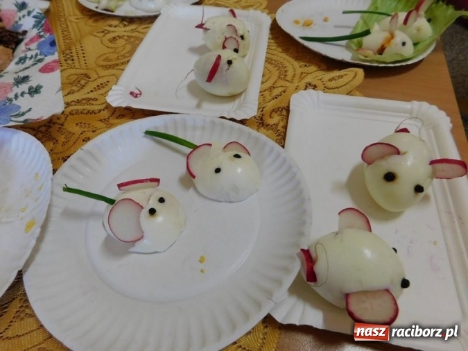 Zdjęcie w galerii na portalu naszraciborz.pl: Śniadanie Daje Moc - ogólnopolska akcja w SP 4 wiadomości z regionu