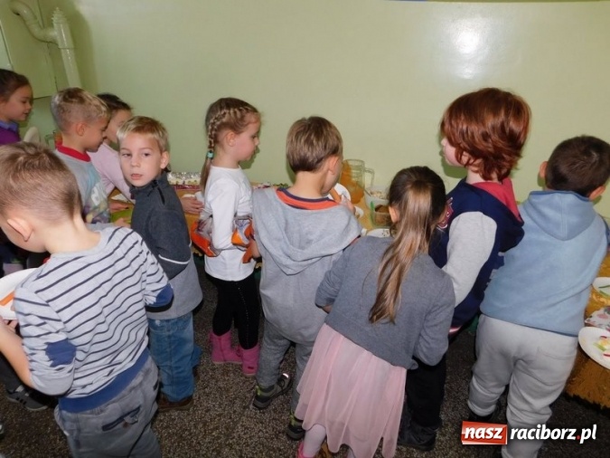 Zdjęcie w galerii na portalu naszraciborz.pl: Śniadanie Daje Moc - ogólnopolska akcja w SP 4 wiadomości z regionu