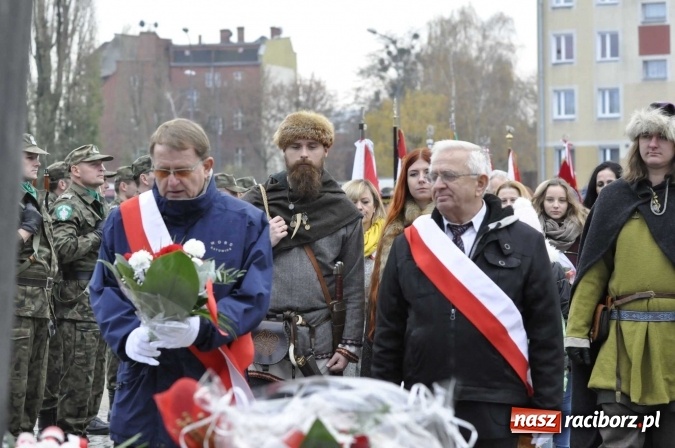 Zdjęcie w galerii na portalu naszraciborz.pl: Raciborskie obchody 98. rocznicy odzyskania przez POLSKĘ niepodległości FOTO I WIDEO wiadomości z regionu