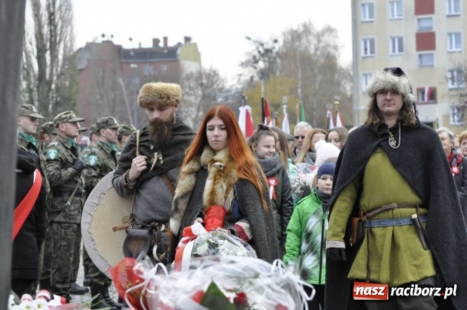 Zdjęcie w galerii na portalu naszraciborz.pl: Raciborskie obchody 98. rocznicy odzyskania przez POLSKĘ niepodległości FOTO I WIDEO wiadomości z regionu