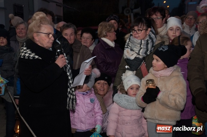 Zdjęcie w galerii na portalu naszraciborz.pl: Tak w Markowicach się zdarza i znów pewnie zdarzy - święty Marcin przejechał od ołtarza do straży wiadomości z regionu