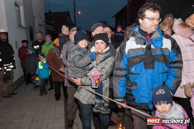 Zdjęcie w galerii na portalu naszraciborz.pl: Tak w Markowicach się zdarza i znów pewnie zdarzy - święty Marcin przejechał od ołtarza do straży wiadomości z regionu
