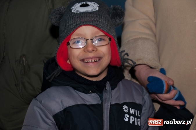 Zdjęcie w galerii na portalu naszraciborz.pl: Tak w Markowicach się zdarza i znów pewnie zdarzy - święty Marcin przejechał od ołtarza do straży wiadomości z regionu