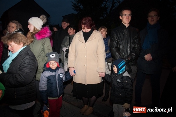 Zdjęcie w galerii na portalu naszraciborz.pl: Tak w Markowicach się zdarza i znów pewnie zdarzy - święty Marcin przejechał od ołtarza do straży wiadomości z regionu