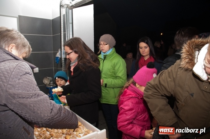 Zdjęcie w galerii na portalu naszraciborz.pl: Tak w Markowicach się zdarza i znów pewnie zdarzy - święty Marcin przejechał od ołtarza do straży wiadomości z regionu