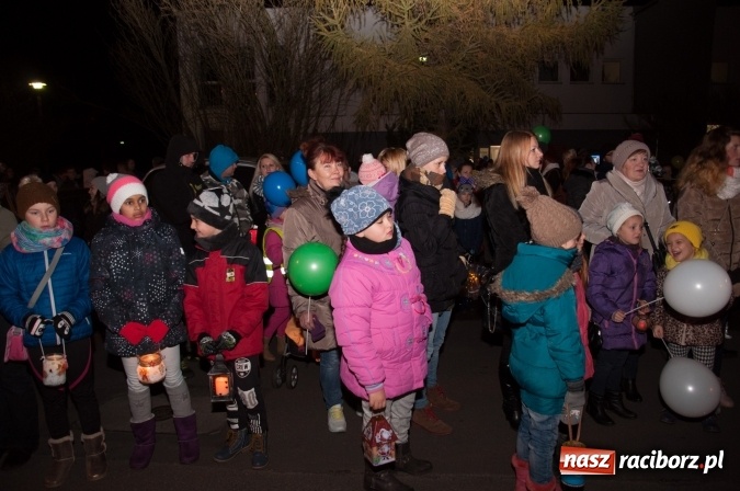 Zdjęcie w galerii na portalu naszraciborz.pl: Msza, kolorowy korowód i rodzinny festyn - huczne obchody św. Marcina w Kuźni Raciborskiej wiadomości z regionu