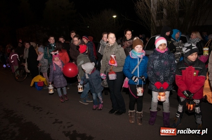 Zdjęcie w galerii na portalu naszraciborz.pl: Msza, kolorowy korowód i rodzinny festyn - huczne obchody św. Marcina w Kuźni Raciborskiej wiadomości z regionu