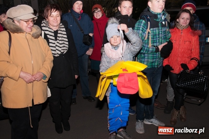 Zdjęcie w galerii na portalu naszraciborz.pl: Msza, kolorowy korowód i rodzinny festyn - huczne obchody św. Marcina w Kuźni Raciborskiej wiadomości z regionu