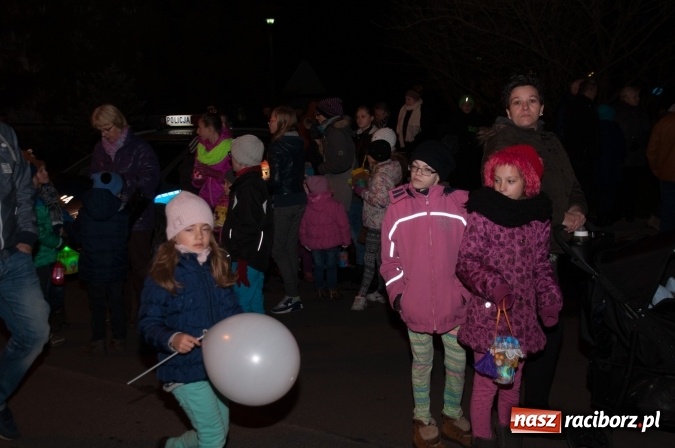 Zdjęcie w galerii na portalu naszraciborz.pl: Msza, kolorowy korowód i rodzinny festyn - huczne obchody św. Marcina w Kuźni Raciborskiej wiadomości z regionu