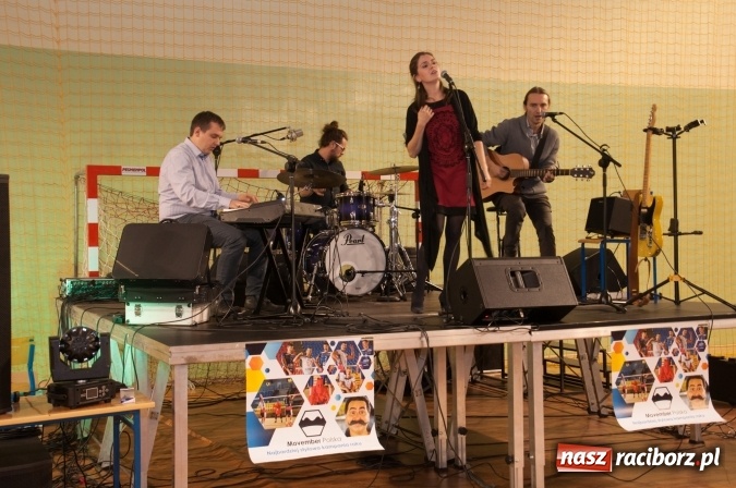 Zdjęcie w galerii na portalu naszraciborz.pl: Msza, kolorowy korowód i rodzinny festyn - huczne obchody św. Marcina w Kuźni Raciborskiej wiadomości z regionu