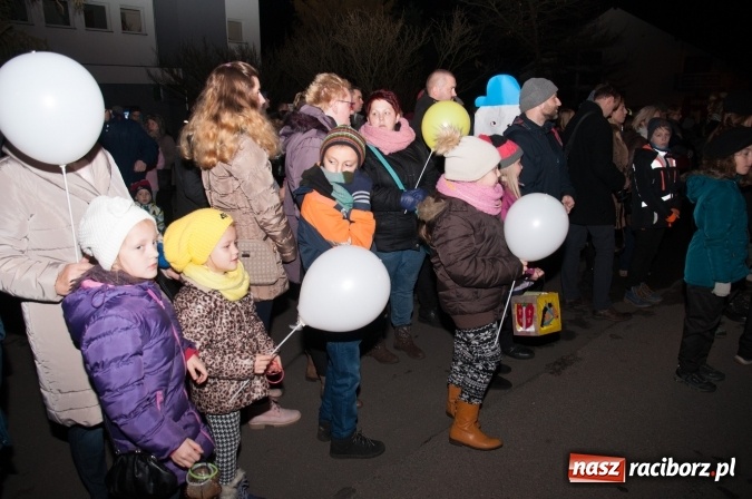 Zdjęcie w galerii na portalu naszraciborz.pl: Msza, kolorowy korowód i rodzinny festyn - huczne obchody św. Marcina w Kuźni Raciborskiej wiadomości z regionu