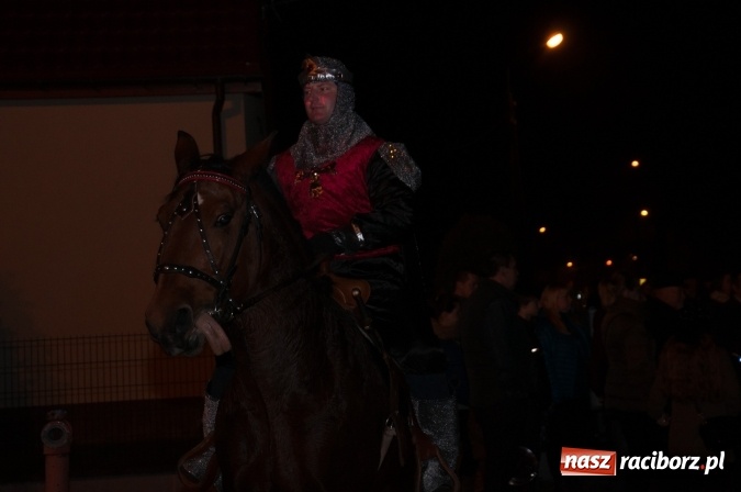 Zdjęcie w galerii na portalu naszraciborz.pl: Msza, kolorowy korowód i rodzinny festyn - huczne obchody św. Marcina w Kuźni Raciborskiej wiadomości z regionu