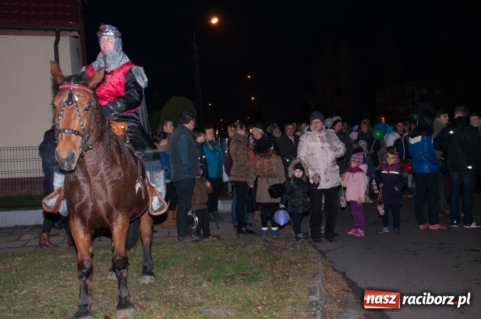 Zdjęcie w galerii na portalu naszraciborz.pl: Msza, kolorowy korowód i rodzinny festyn - huczne obchody św. Marcina w Kuźni Raciborskiej wiadomości z regionu