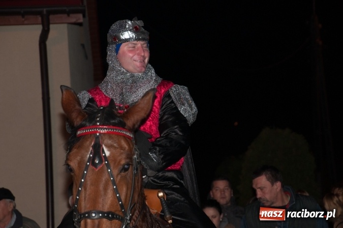 Zdjęcie w galerii na portalu naszraciborz.pl: Msza, kolorowy korowód i rodzinny festyn - huczne obchody św. Marcina w Kuźni Raciborskiej wiadomości z regionu