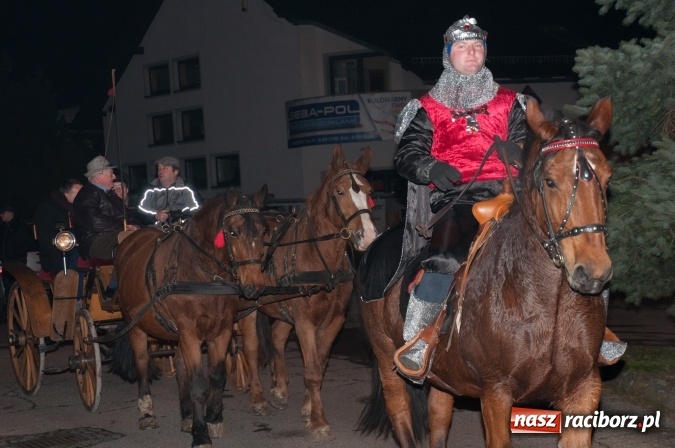 Zdjęcie w galerii na portalu naszraciborz.pl: Msza, kolorowy korowód i rodzinny festyn - huczne obchody św. Marcina w Kuźni Raciborskiej wiadomości z regionu