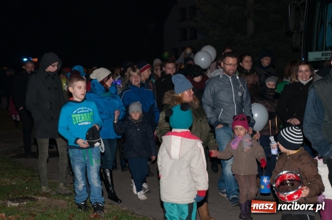 Zdjęcie w galerii na portalu naszraciborz.pl: Msza, kolorowy korowód i rodzinny festyn - huczne obchody św. Marcina w Kuźni Raciborskiej wiadomości z regionu
