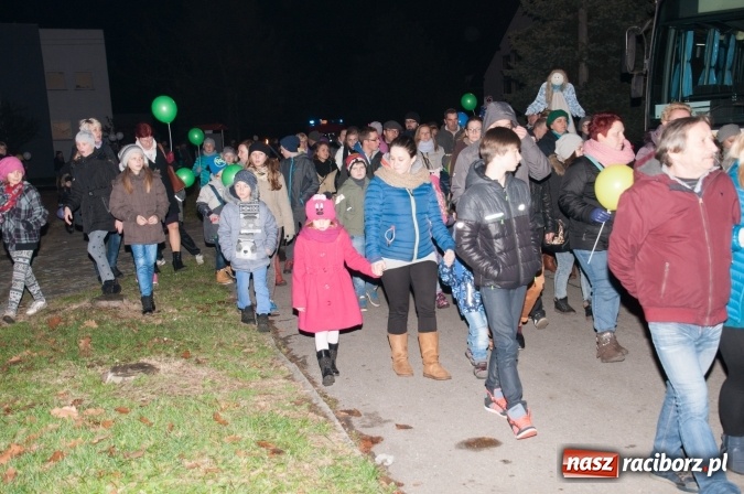 Zdjęcie w galerii na portalu naszraciborz.pl: Msza, kolorowy korowód i rodzinny festyn - huczne obchody św. Marcina w Kuźni Raciborskiej wiadomości z regionu
