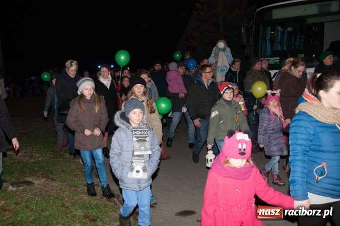 Zdjęcie w galerii na portalu naszraciborz.pl: Msza, kolorowy korowód i rodzinny festyn - huczne obchody św. Marcina w Kuźni Raciborskiej wiadomości z regionu