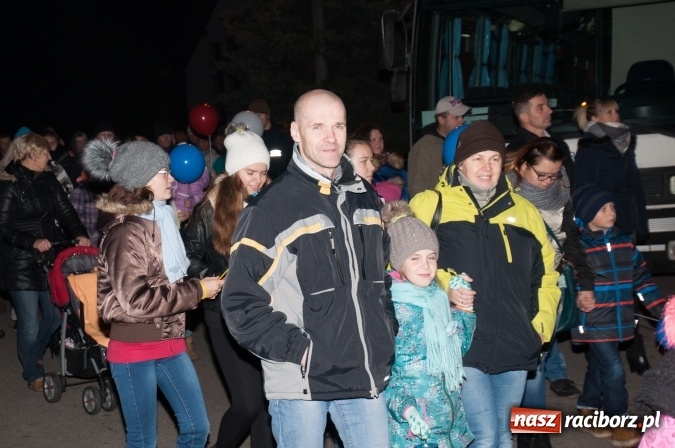 Zdjęcie w galerii na portalu naszraciborz.pl: Msza, kolorowy korowód i rodzinny festyn - huczne obchody św. Marcina w Kuźni Raciborskiej wiadomości z regionu