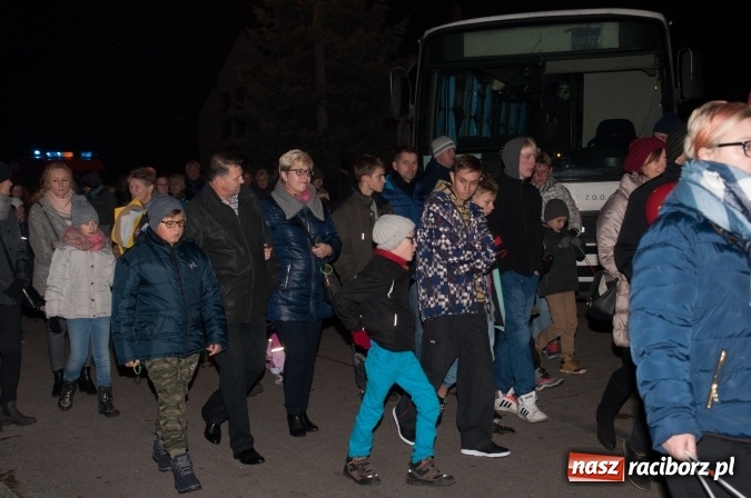 Zdjęcie w galerii na portalu naszraciborz.pl: Msza, kolorowy korowód i rodzinny festyn - huczne obchody św. Marcina w Kuźni Raciborskiej wiadomości z regionu