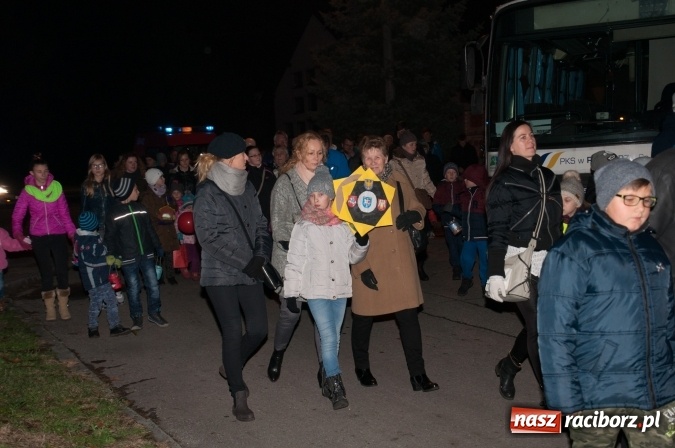 Zdjęcie w galerii na portalu naszraciborz.pl: Msza, kolorowy korowód i rodzinny festyn - huczne obchody św. Marcina w Kuźni Raciborskiej wiadomości z regionu