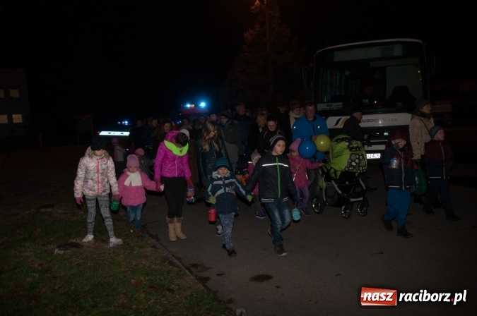 Zdjęcie w galerii na portalu naszraciborz.pl: Msza, kolorowy korowód i rodzinny festyn - huczne obchody św. Marcina w Kuźni Raciborskiej wiadomości z regionu