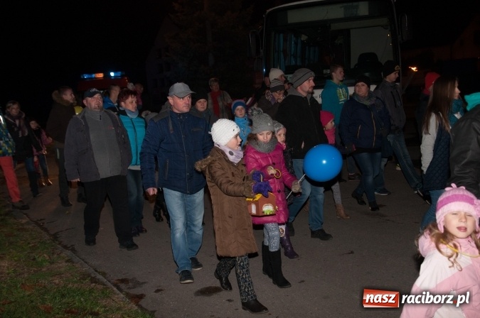 Zdjęcie w galerii na portalu naszraciborz.pl: Msza, kolorowy korowód i rodzinny festyn - huczne obchody św. Marcina w Kuźni Raciborskiej wiadomości z regionu