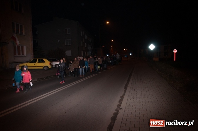 Zdjęcie w galerii na portalu naszraciborz.pl: Msza, kolorowy korowód i rodzinny festyn - huczne obchody św. Marcina w Kuźni Raciborskiej wiadomości z regionu