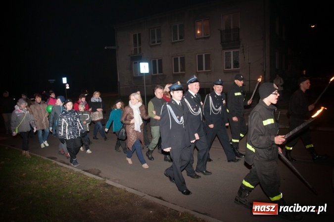 Zdjęcie w galerii na portalu naszraciborz.pl: Msza, kolorowy korowód i rodzinny festyn - huczne obchody św. Marcina w Kuźni Raciborskiej wiadomości z regionu
