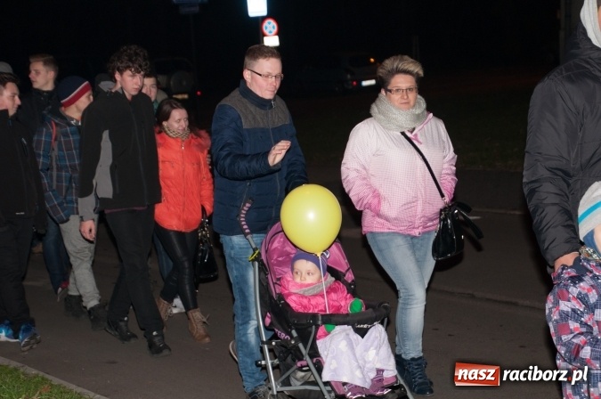 Zdjęcie w galerii na portalu naszraciborz.pl: Msza, kolorowy korowód i rodzinny festyn - huczne obchody św. Marcina w Kuźni Raciborskiej wiadomości z regionu