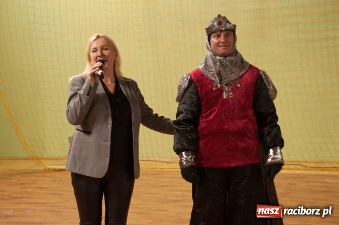 Zdjęcie w galerii na portalu naszraciborz.pl: Msza, kolorowy korowód i rodzinny festyn - huczne obchody św. Marcina w Kuźni Raciborskiej wiadomości z regionu