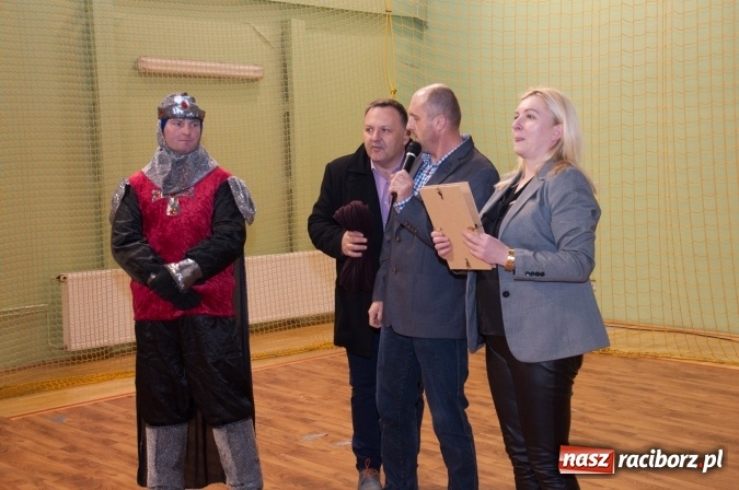 Zdjęcie w galerii na portalu naszraciborz.pl: Msza, kolorowy korowód i rodzinny festyn - huczne obchody św. Marcina w Kuźni Raciborskiej wiadomości z regionu